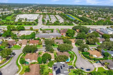 4252 SW 78th Drive Davie FL 33328