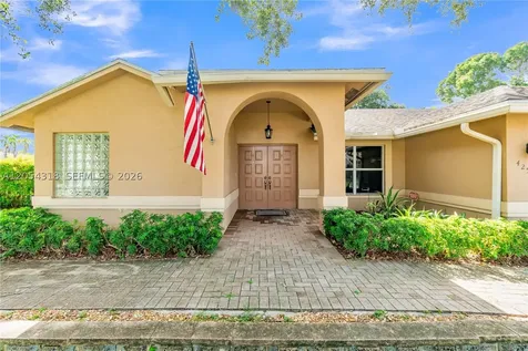 4252 SW 78th Drive Davie FL 33328