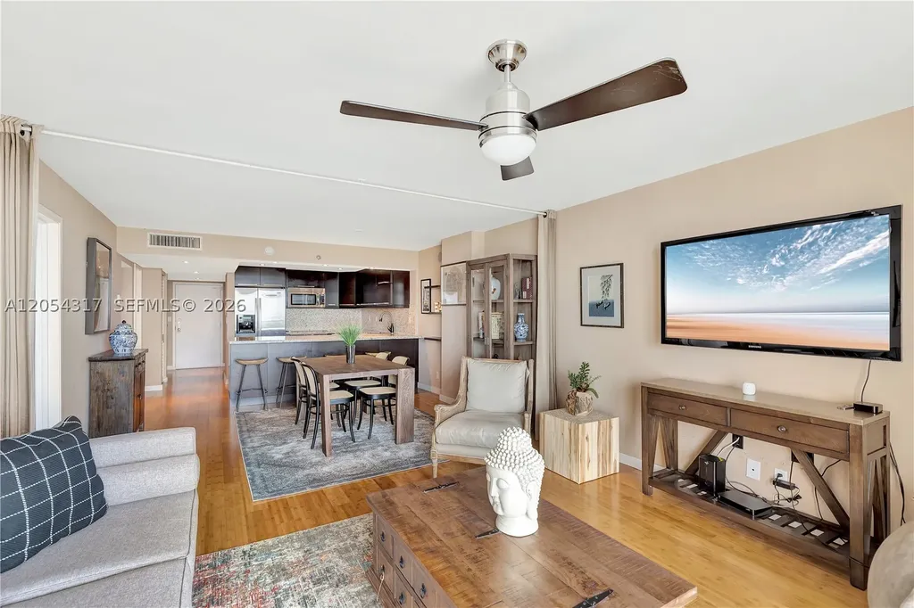 2625 Collins Avenue Miami Beach FL 33140