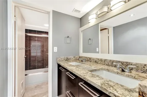 2625 Collins Avenue Miami Beach FL 33140