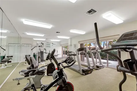 2625 Collins Avenue Miami Beach FL 33140