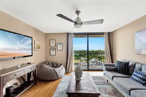 2625 Collins Avenue Miami Beach FL 33140