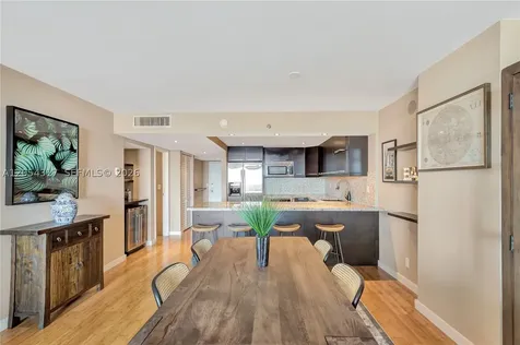 2625 Collins Avenue Miami Beach FL 33140