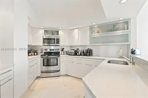 1900 Sunset Harbour Drive Miami Beach FL 33139