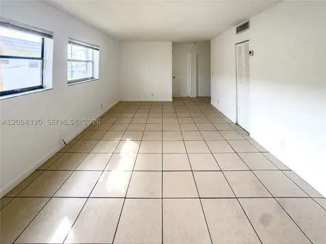 4061 N Dixie Highway Oakland Park FL 33334