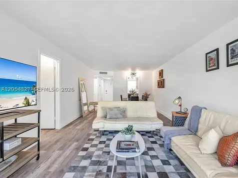 5090 SW 64th Avenue Davie FL 33314