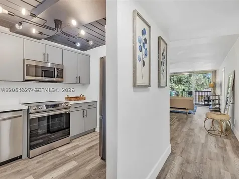 5090 SW 64th Avenue Davie FL 33314