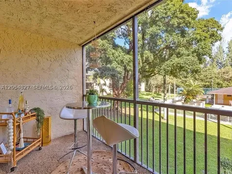 5090 SW 64th Avenue Davie FL 33314
