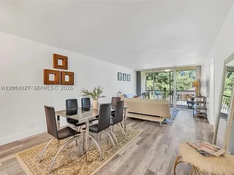 5090 SW 64th Avenue Davie FL 33314