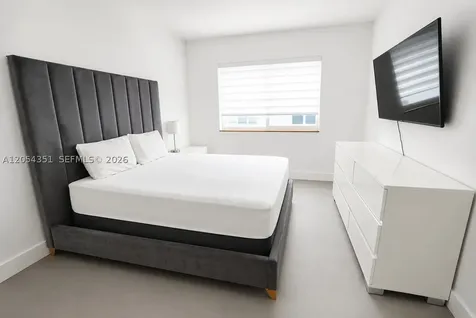 815 W 39th Street Miami Beach FL 33140