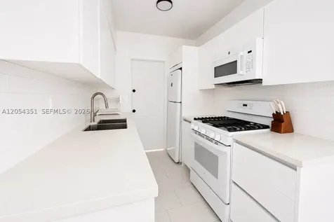 815 W 39th Street Miami Beach FL 33140