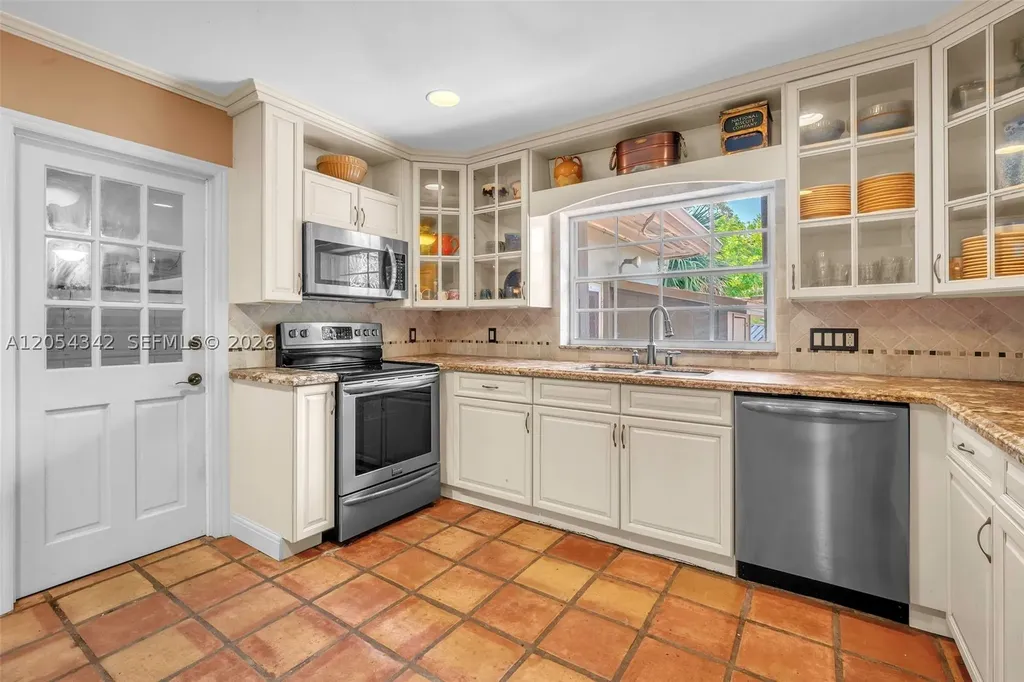 800 SW 8th Terrace Fort Lauderdale FL 33315
