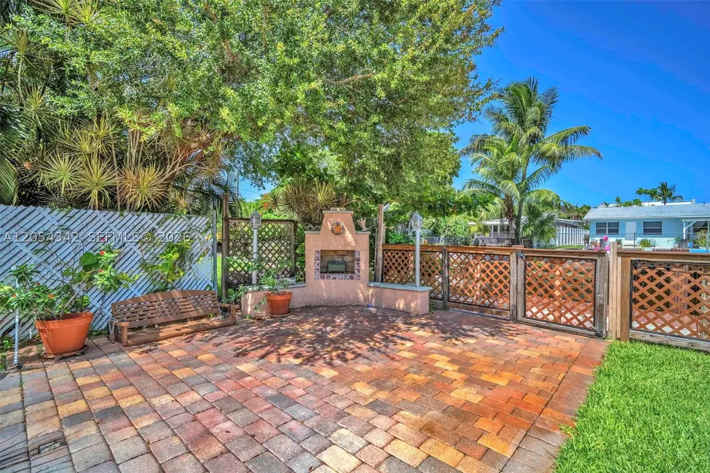 800 SW 8th Terrace Fort Lauderdale FL 33315
