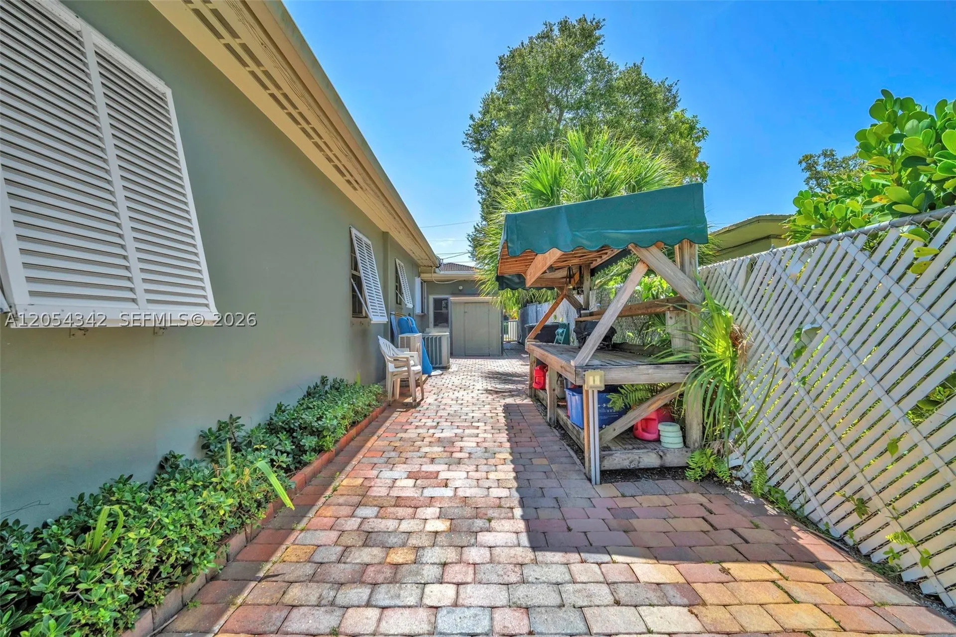800 SW 8th Terrace Fort Lauderdale FL 33315