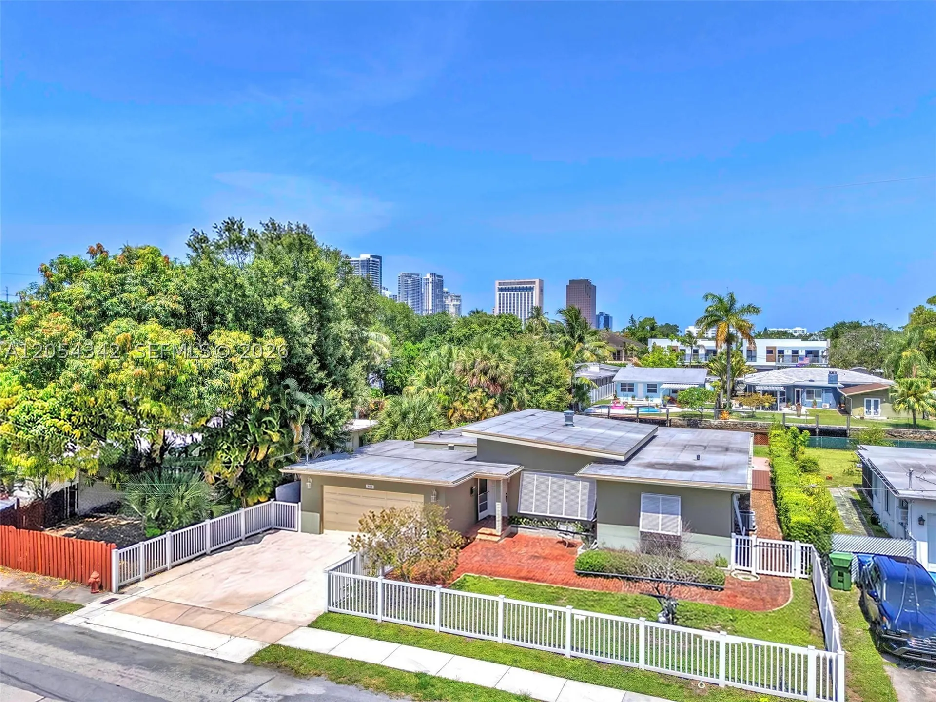 800 SW 8th Terrace Fort Lauderdale FL 33315