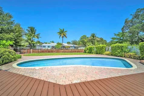 800 SW 8th Terrace Fort Lauderdale FL 33315