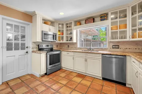 800 SW 8th Terrace Fort Lauderdale FL 33315