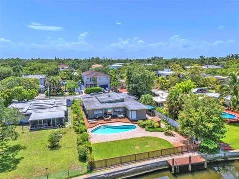 800 SW 8th Terrace Fort Lauderdale FL 33315