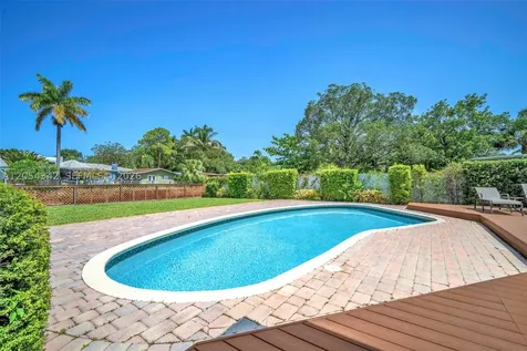 800 SW 8th Terrace Fort Lauderdale FL 33315