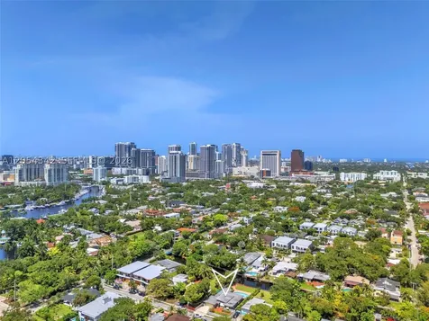 800 SW 8th Terrace Fort Lauderdale FL 33315