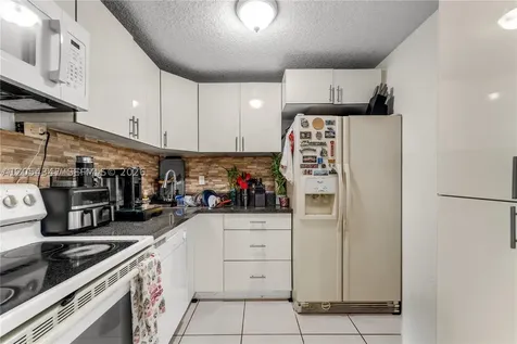 9320 Fontainebleau Boulevard Miami FL 33172