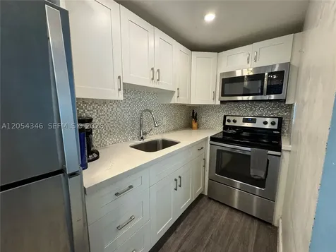 1525 Pennsylvania Avenue Miami Beach FL 33139