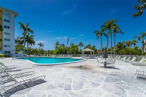 3000 NE 16th Avenue Oakland Park FL 33334