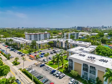 3000 NE 16th Avenue Oakland Park FL 33334