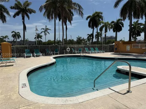 1341 SE 3rd Avenue Dania Beach FL 33004