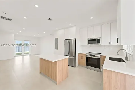 4732 SW 87 Court Miami FL 33165