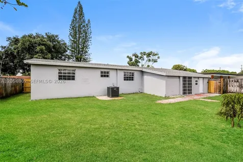 7171 SW 10th Court Pembroke Pines FL 33023