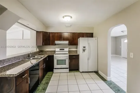 7171 SW 10th Court Pembroke Pines FL 33023