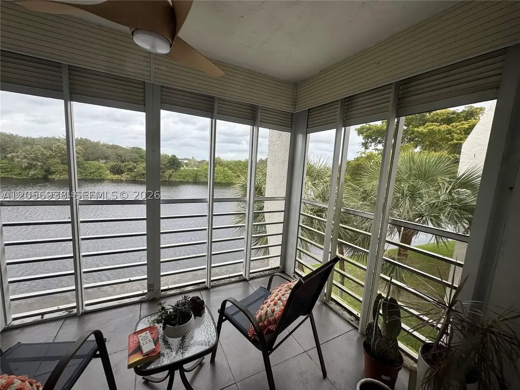 9450 Poinciana Place Davie FL 33324