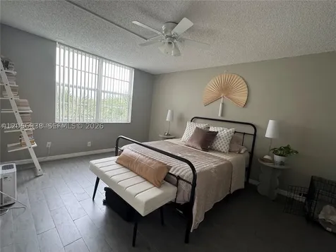 9450 Poinciana Place Davie FL 33324