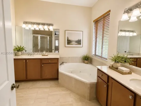 19528 SW 79th Place Cutler Bay FL 33157