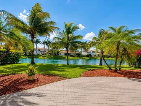 19528 SW 79th Place Cutler Bay FL 33157