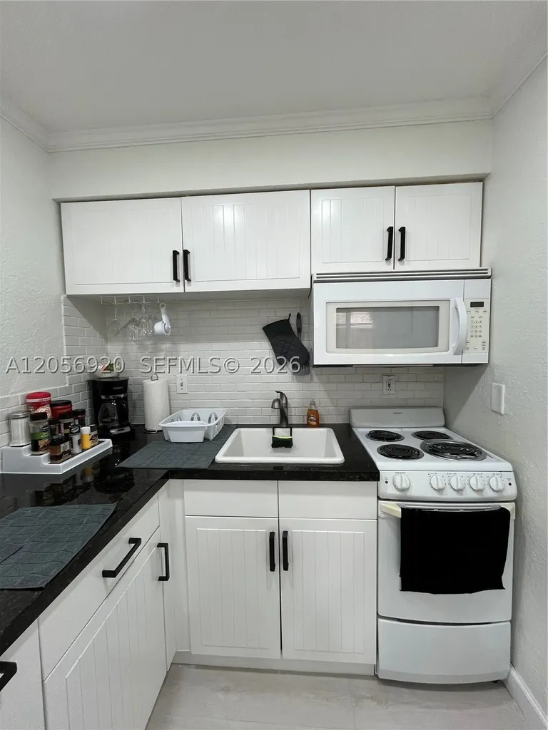 1808 NE 11th Avenue Fort Lauderdale FL 33305