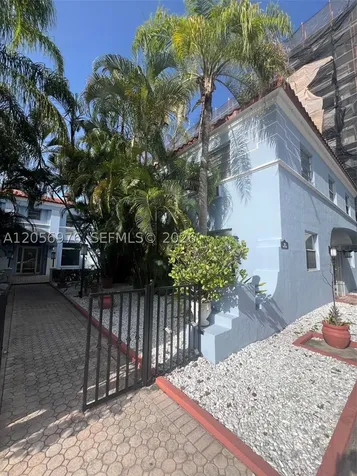 215 30th Street Miami Beach FL 33140
