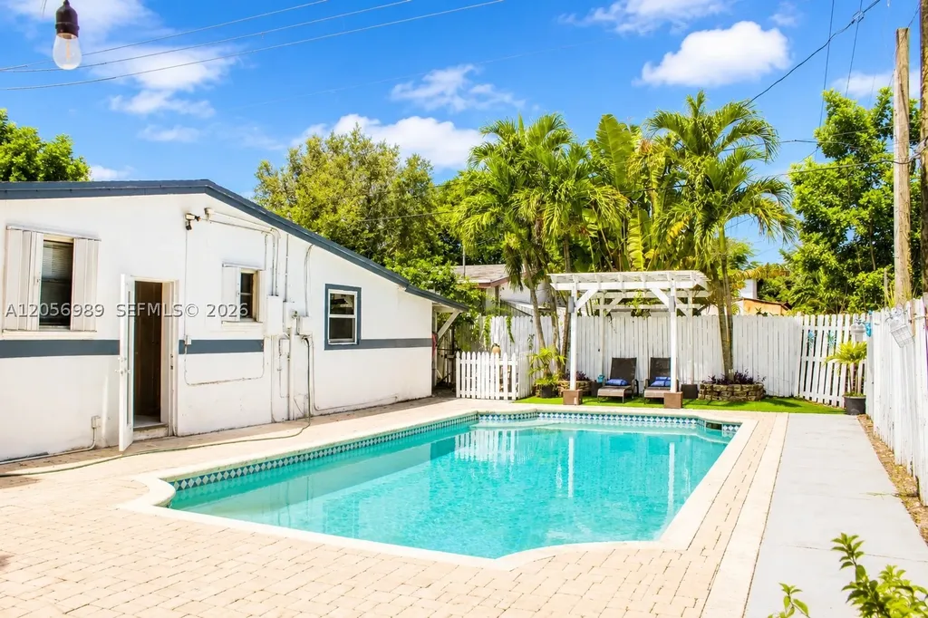 7061 Moseley Street Hollywood FL 33024