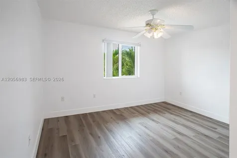 8949 SW 214th Street Cutler Bay FL 33189
