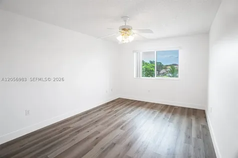 8949 SW 214th Street Cutler Bay FL 33189