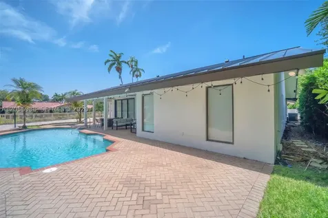 3180 N 36th Street Hollywood FL 33021