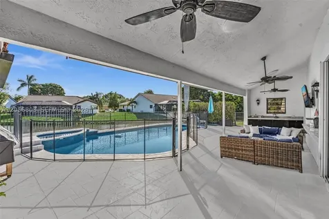 1661 NW 100th Way Plantation FL 33322