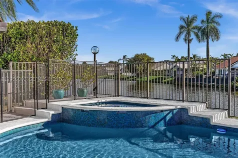 1661 NW 100th Way Plantation FL 33322