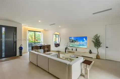 984 SW 10th Street Miami FL 33130