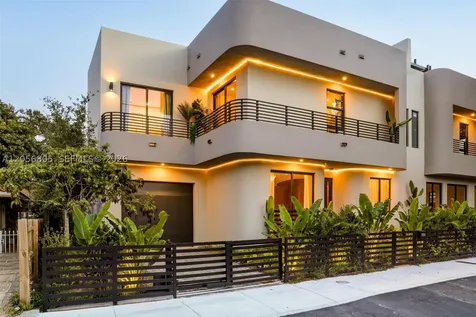 984 SW 10th Street Miami FL 33130
