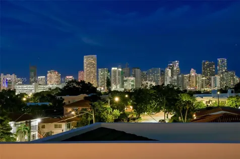 984 SW 10th Street Miami FL 33130