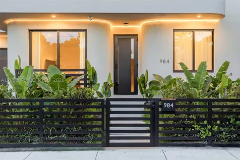 984 SW 10th Street Miami FL 33130