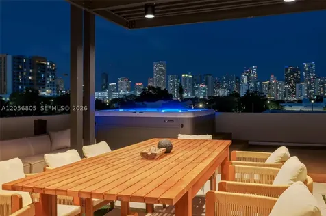 984 SW 10th Street Miami FL 33130