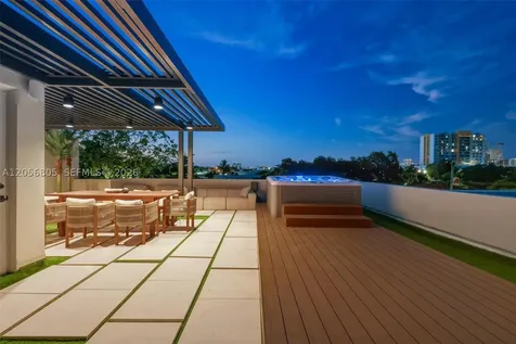 984 SW 10th Street Miami FL 33130
